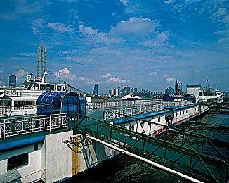 《CS2》创下在线玩家峰值新纪录 但仍未超越《CS：GO》